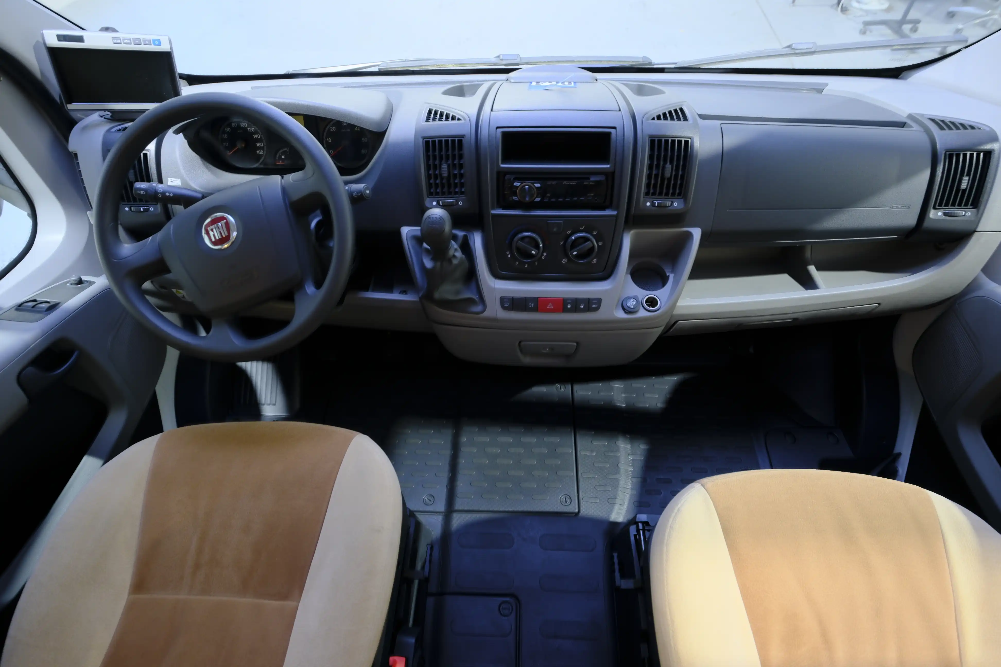 BUERSTNER Nexxo T 720